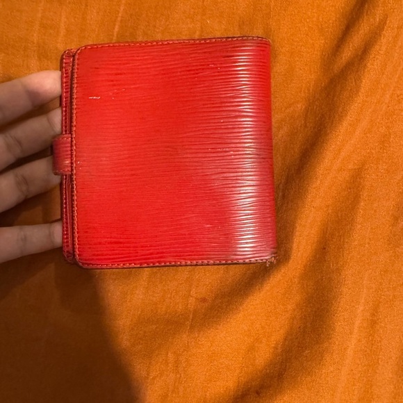 LV epi red wallet - Picture 2 of 10